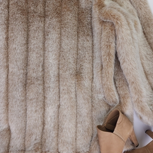 New Roaman's Soft Faux Fur Coat Sz M - Picture 14 of 14